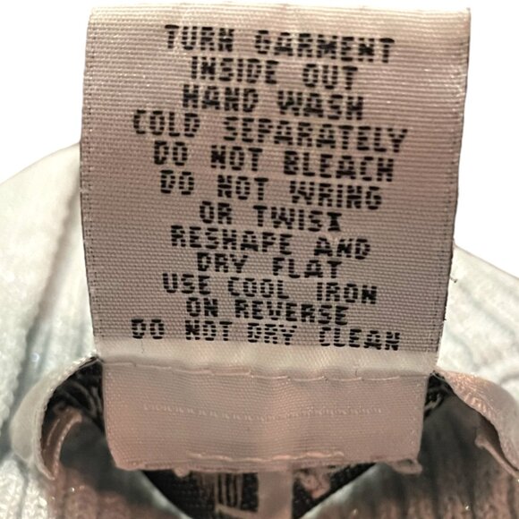 Once Again Pearl Sleeveless Turtleneck Top - Picture 5 of 5